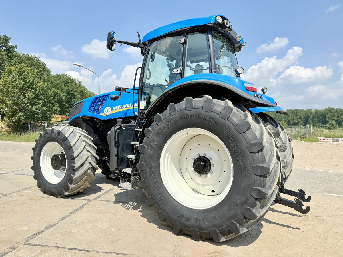 NEW HOLLAND T8.360 4WD - Tractor: foto 2 NEW HOLLAND T8.360 4WD - Tractor: foto 2