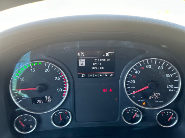 MAN TGX 26.470 6X2-4 BL tandem - Camión lona: foto 5 MAN TGX 26.470 6X2-4 BL tandem - Camión lona: foto 5