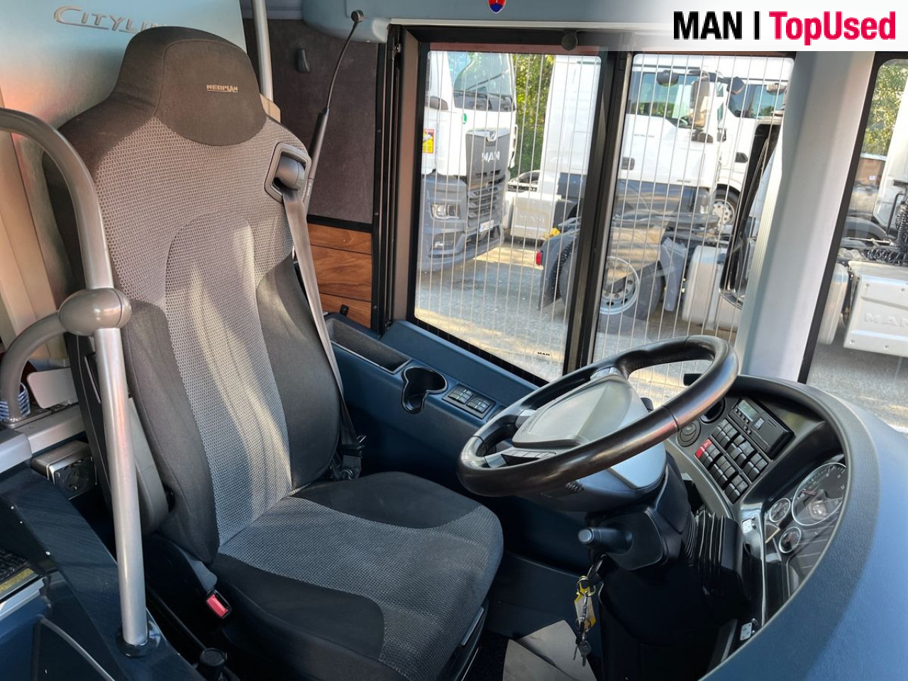 NEOPLAN CITYLINER 2 / N 1218 HDL Euro6 Intarder Klima AHK - Autocar: foto 4 NEOPLAN CITYLINER 2 / N 1218 HDL Euro6 Intarder Klima AHK - Autocar: foto 4