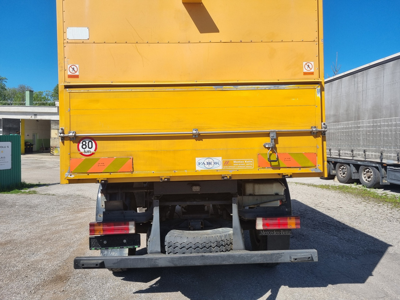 MERCEDES-BENZ ATEGO 1017 4x4 BOX + PTO - Camión caja cerrada: foto 5 MERCEDES-BENZ ATEGO 1017 4x4 BOX + PTO - Camión caja cerrada: foto 5