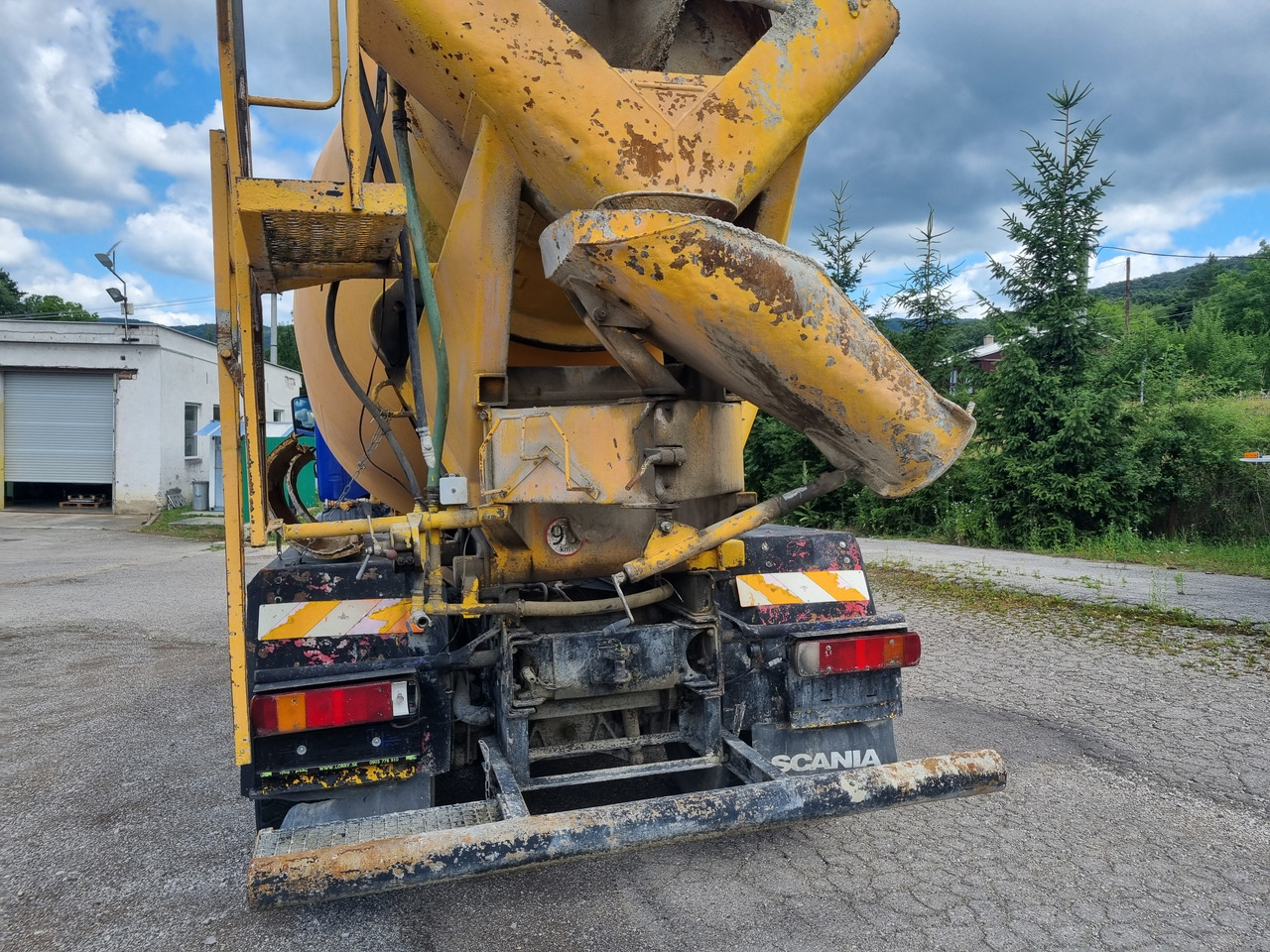 SCANIA R 124 CB8X4HZ 360 mixer - Camión hormigonera: foto 5 SCANIA R 124 CB8X4HZ 360 mixer - Camión hormigonera: foto 5