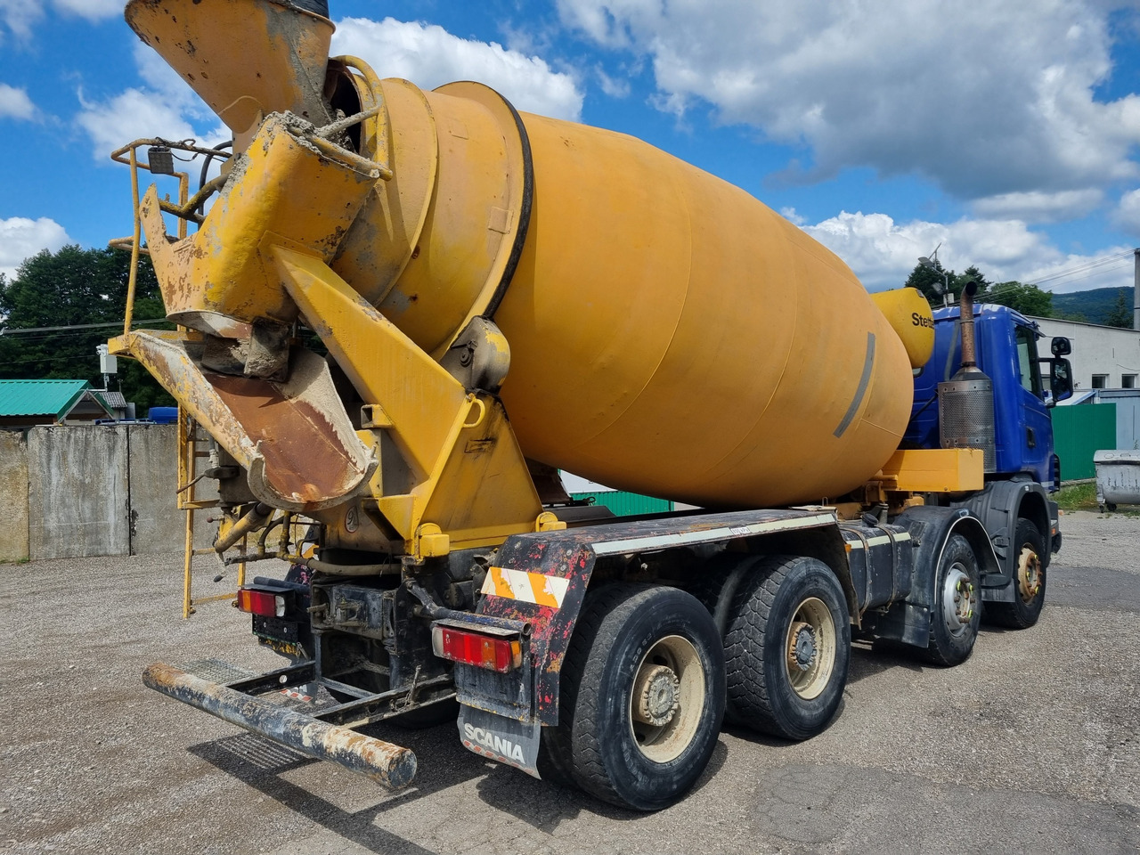 SCANIA R 124 CB8X4HZ 360 mixer - Camión hormigonera: foto 4 SCANIA R 124 CB8X4HZ 360 mixer - Camión hormigonera: foto 4