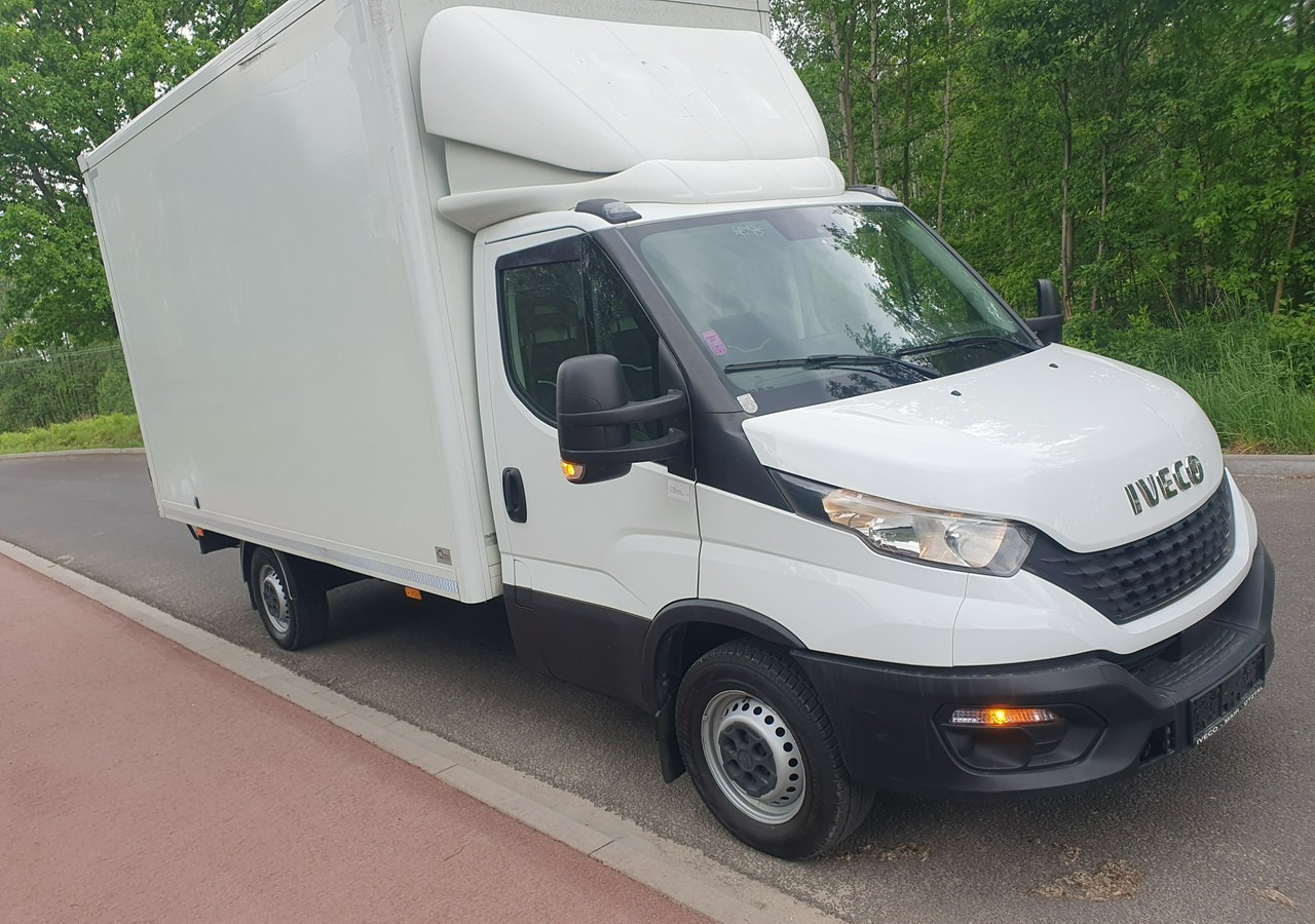 Iveco 35 Daily 35S14 klima * 3 osobowy *nowy rozrząd * - Furgoneta caja cerrada: foto 3 Iveco 35 Daily 35S14 klima * 3 osobowy *nowy rozrząd * - Furgoneta caja cerrada: foto 3