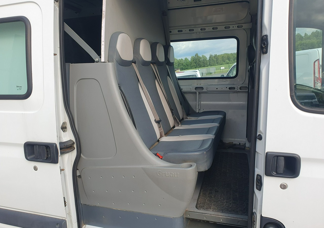 Renault Master doka* brygadówka* 7 osób* - Furgón: foto 5 Renault Master doka* brygadówka* 7 osób* - Furgón: foto 5