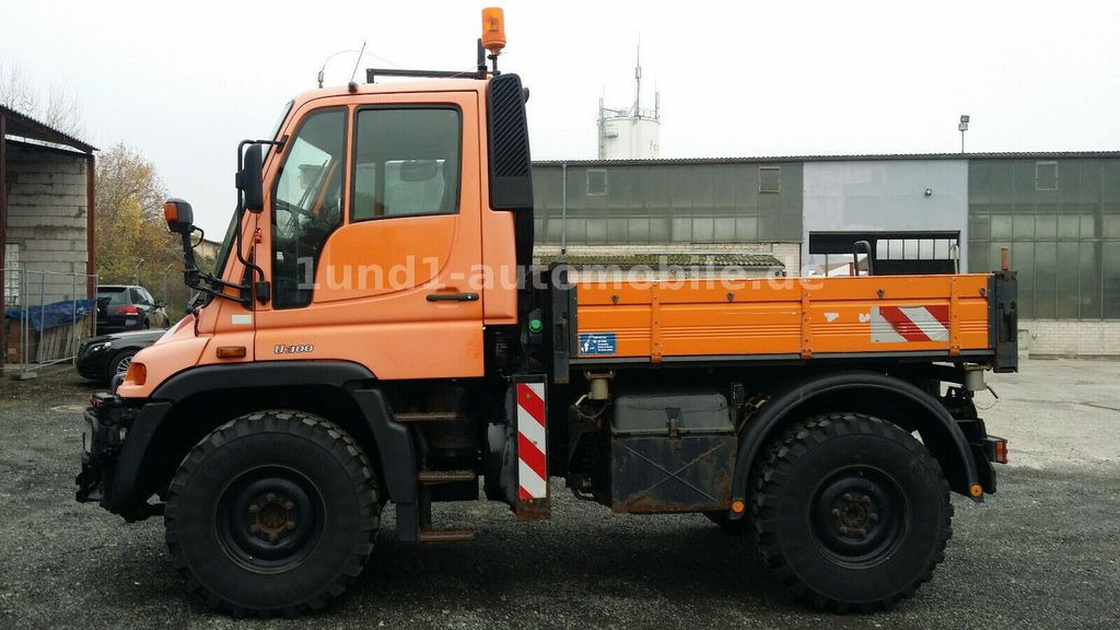 Mercedes-Benz Unimog U 300 Kipper Zugmaschine Kommunalhydraulik U 500 400 U 300 Kipper Zugmaschine Kommunalhydraulik U 500 400 - Vehículo municipal: foto 5 Mercedes-Benz Unimog U 300 Kipper Zugmaschine Kommunalhydraulik U 500 400 U 300 Kipper Zugmaschine Kommunalhydraulik U 500 400 - Vehículo municipal: foto 5