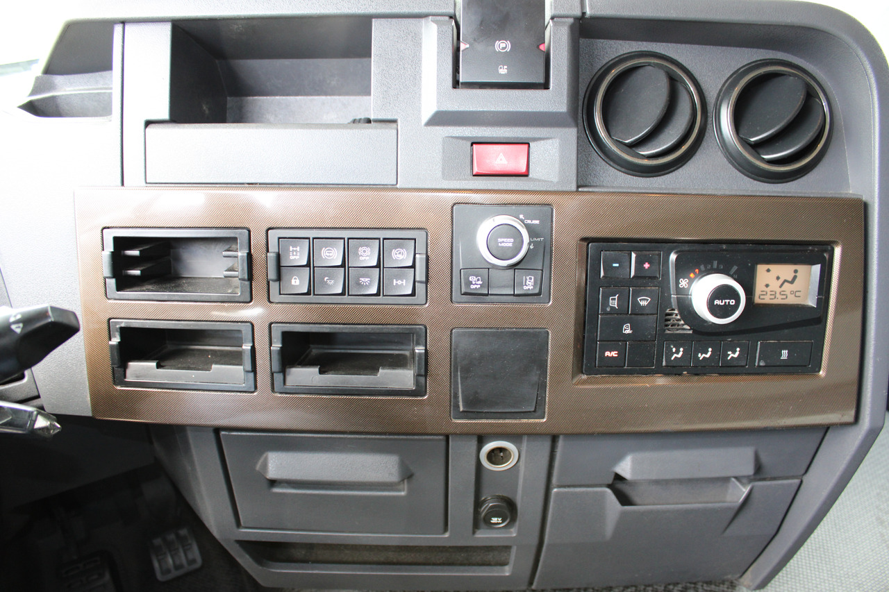 Cabeza tractora Renault T460: foto 8