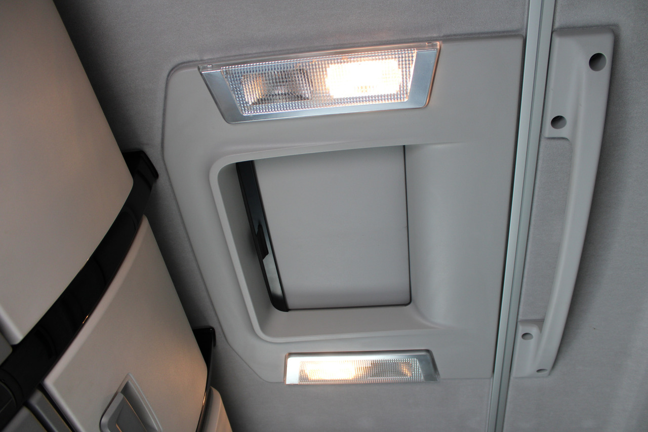 Cabeza tractora Renault T460: foto 18