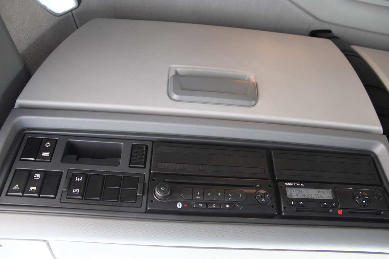 Cabeza tractora Renault T460: foto 15