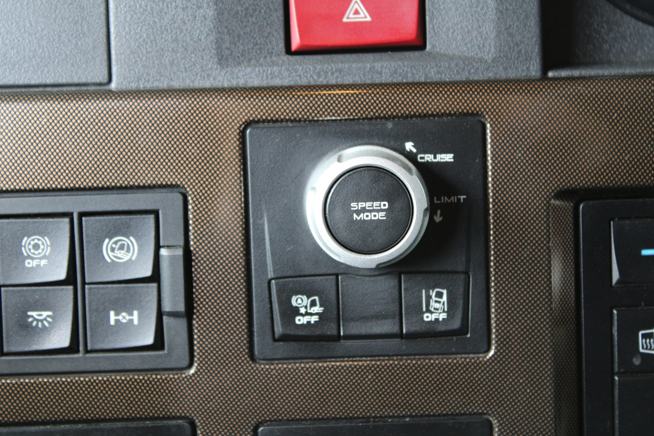 Cabeza tractora Renault T460: foto 11