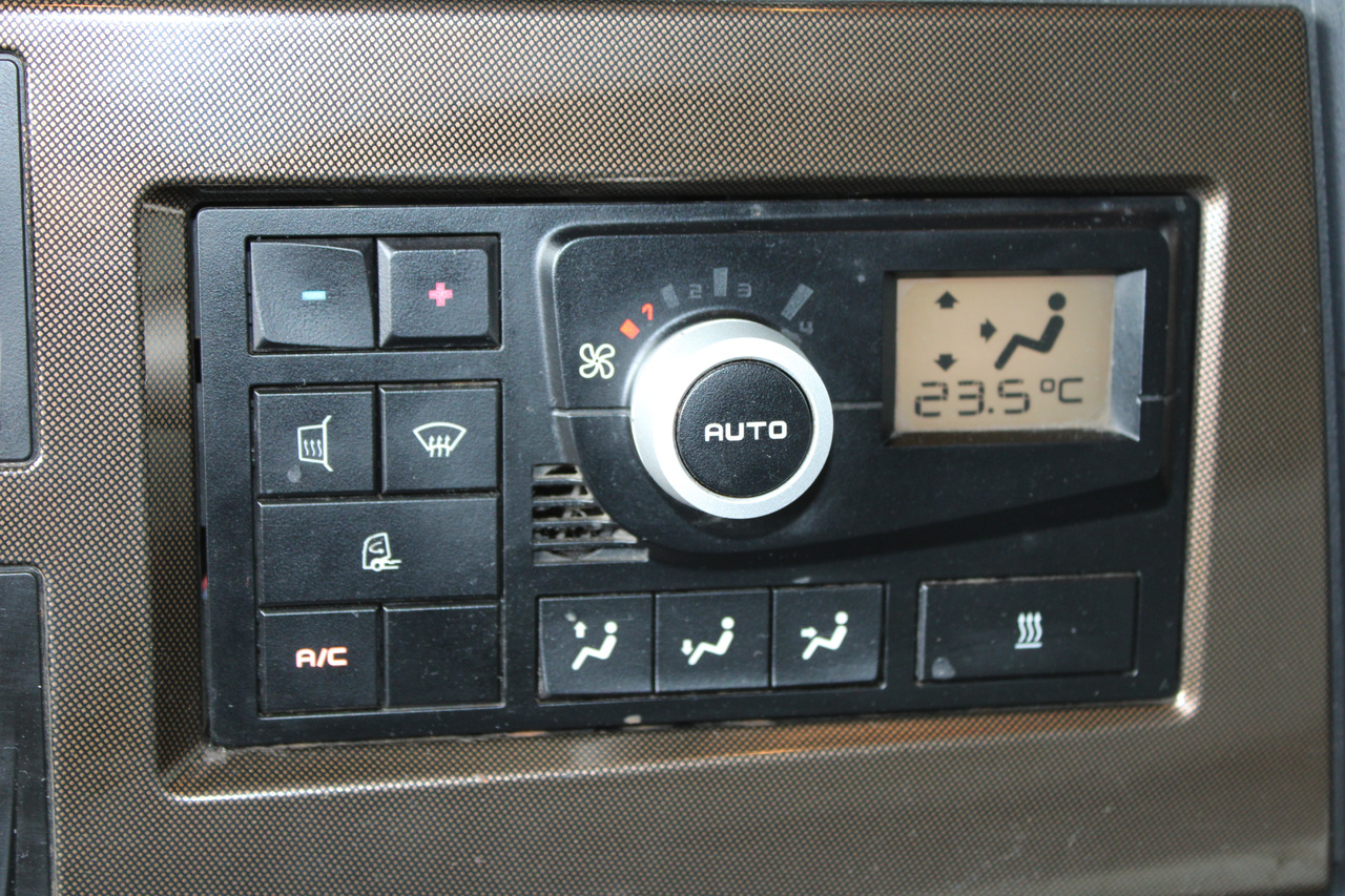 Cabeza tractora Renault T460: foto 10