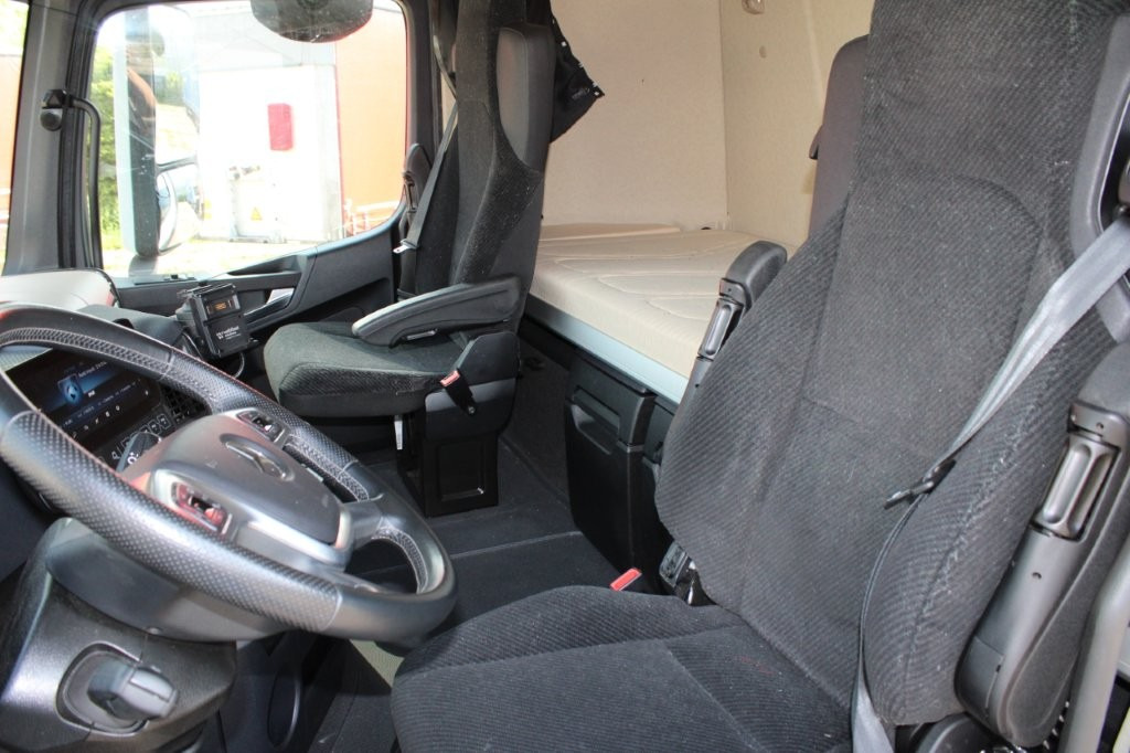 Leasing de  Mercedes-Benz Actros 2542 NAVIGACE + PANAV TVK 18 M (8,20m x 2,4 Mercedes-Benz Actros 2542 NAVIGACE + PANAV TVK 18 M (8,20m x 2,4: foto 8