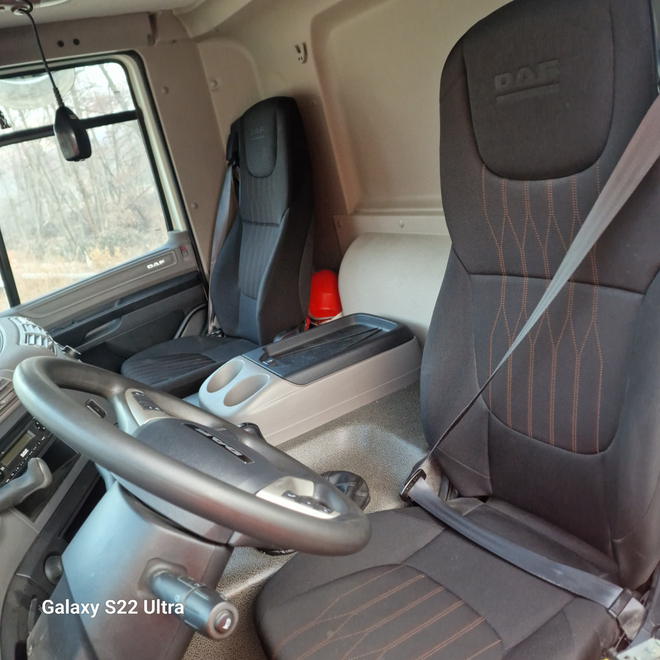 DAF CF 450 FAD - Camión volquete: foto 4 DAF CF 450 FAD - Camión volquete: foto 4
