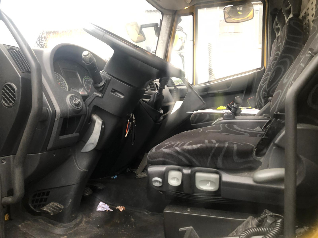 IVECO EUROCARGO 120E28P - Camión chasis: foto 3 IVECO EUROCARGO 120E28P - Camión chasis: foto 3