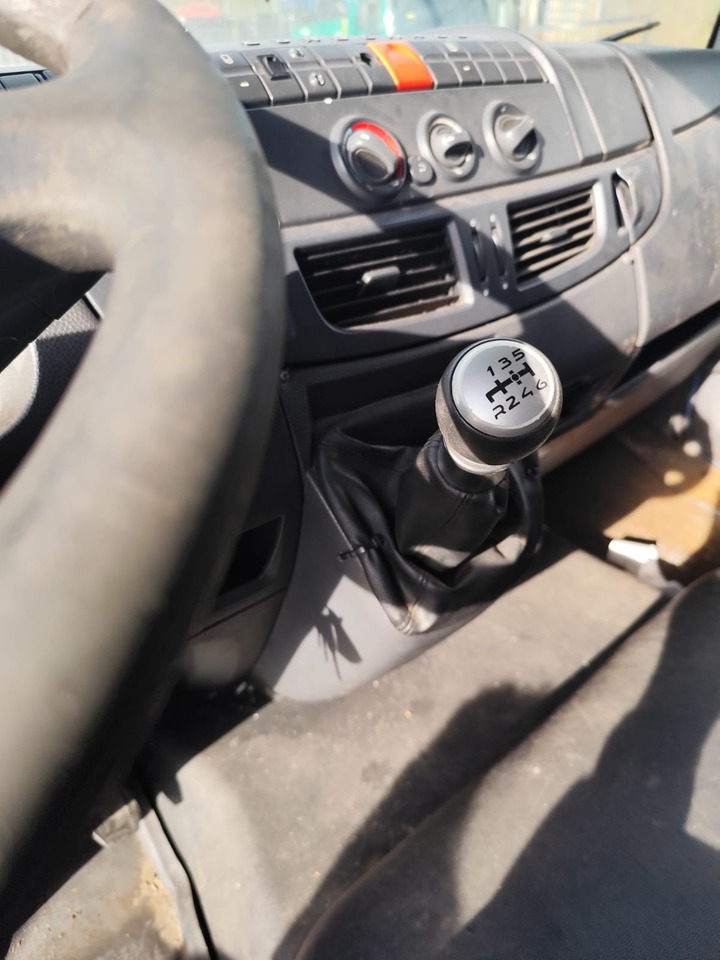 IVECO EUROCARGO 140E25 - Camión chasis: foto 4 IVECO EUROCARGO 140E25 - Camión chasis: foto 4