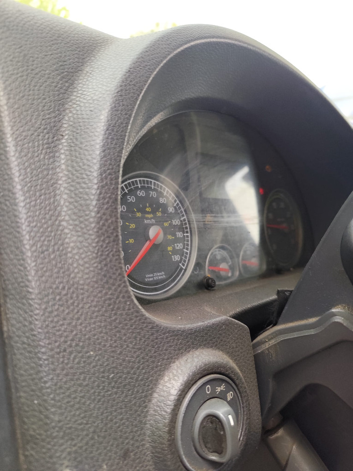 IVECO EUROCARGO 140E25 - Camión volquete: foto 3 IVECO EUROCARGO 140E25 - Camión volquete: foto 3