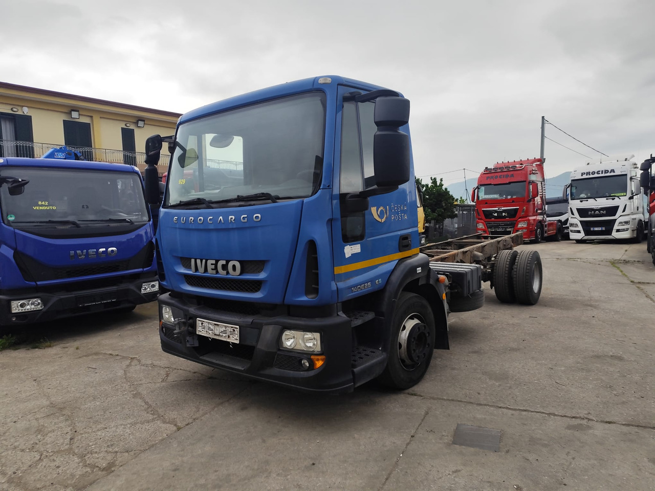 IVECO EUROCARGO 140E25 - Camión chasis: foto 1 IVECO EUROCARGO 140E25 - Camión chasis: foto 1