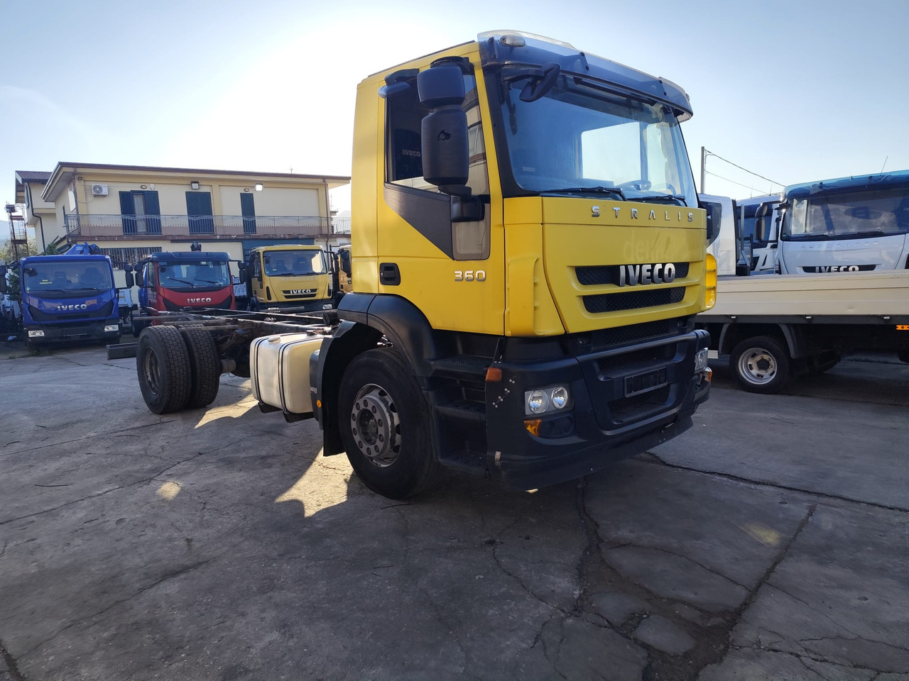 IVECO STRALIS 190S36 - Camión chasis: foto 1 IVECO STRALIS 190S36 - Camión chasis: foto 1