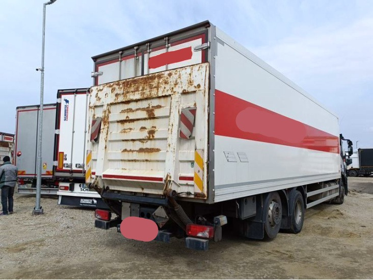 IVECO STRALIS AD 260S31 XP - Camión caja cerrada: foto 5 IVECO STRALIS AD 260S31 XP - Camión caja cerrada: foto 5