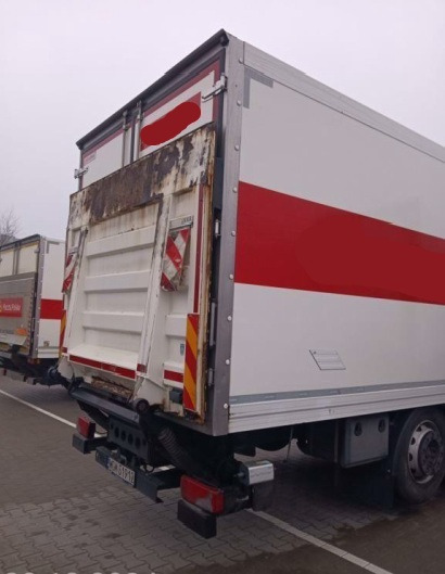 IVECO STRALIS AD 260S31 XP - Camión caja cerrada: foto 4 IVECO STRALIS AD 260S31 XP - Camión caja cerrada: foto 4