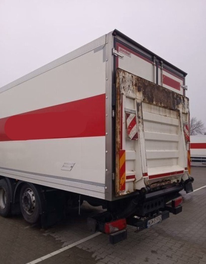 IVECO STRALIS AD 260S31 XP - Camión caja cerrada: foto 3 IVECO STRALIS AD 260S31 XP - Camión caja cerrada: foto 3