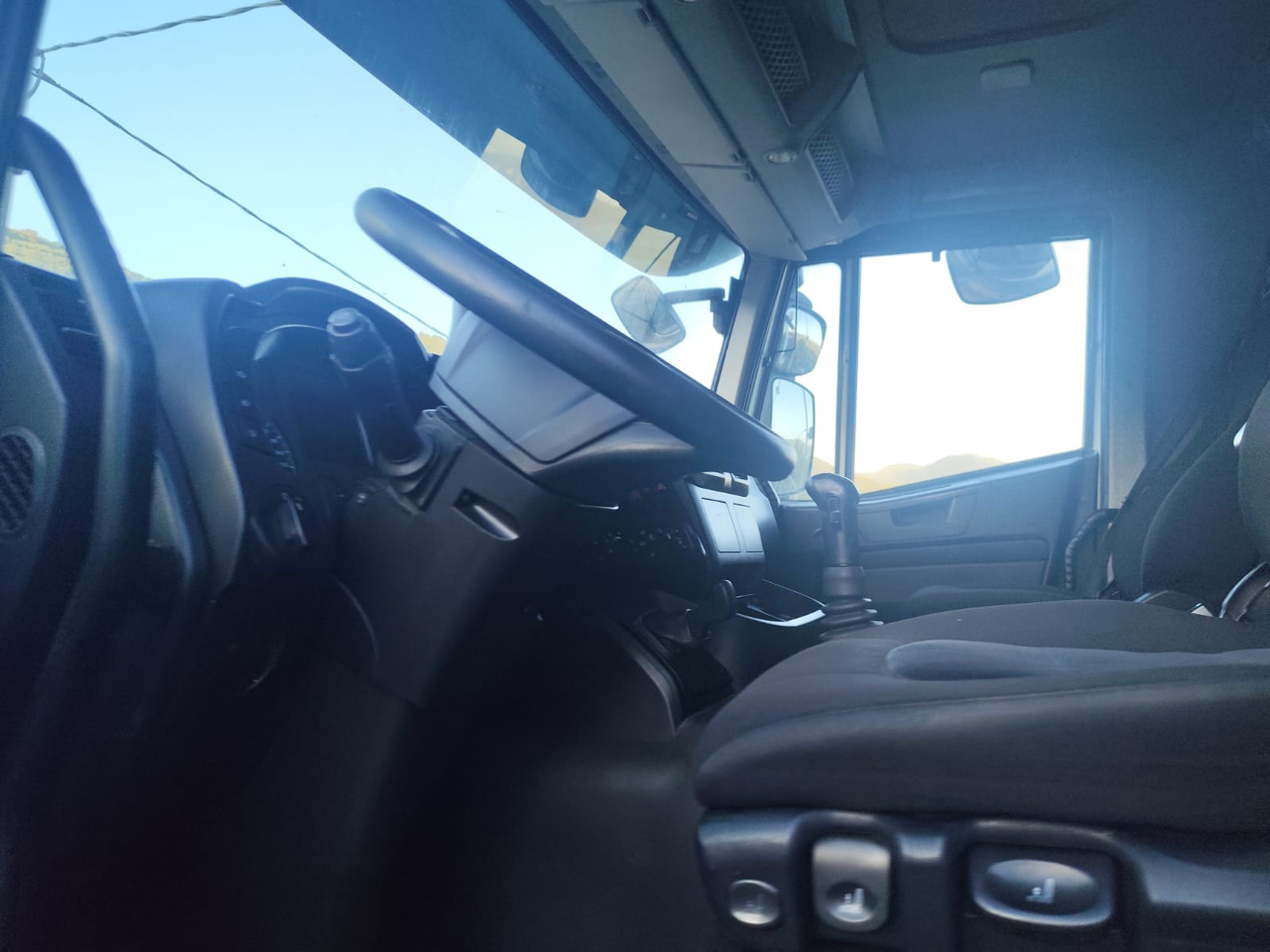 IVECO STRALIS AD 260S31 XP - Camión chasis: foto 3 IVECO STRALIS AD 260S31 XP - Camión chasis: foto 3