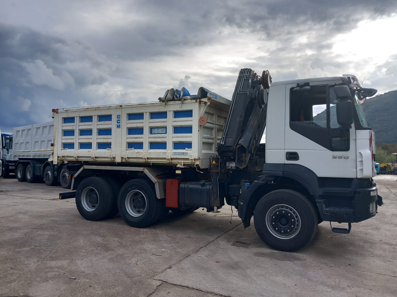 Camión grúa IVECO TRAKKER 260T36: foto 33