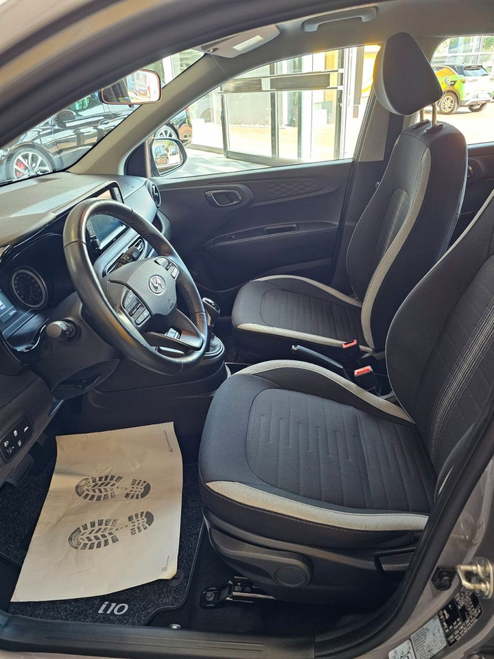 Hyundai i10 Trend AUTOMATIK SHZ PDC LenkrHzg DAB Spurhal - Coche: foto 5 Hyundai i10 Trend AUTOMATIK SHZ PDC LenkrHzg DAB Spurhal - Coche: foto 5