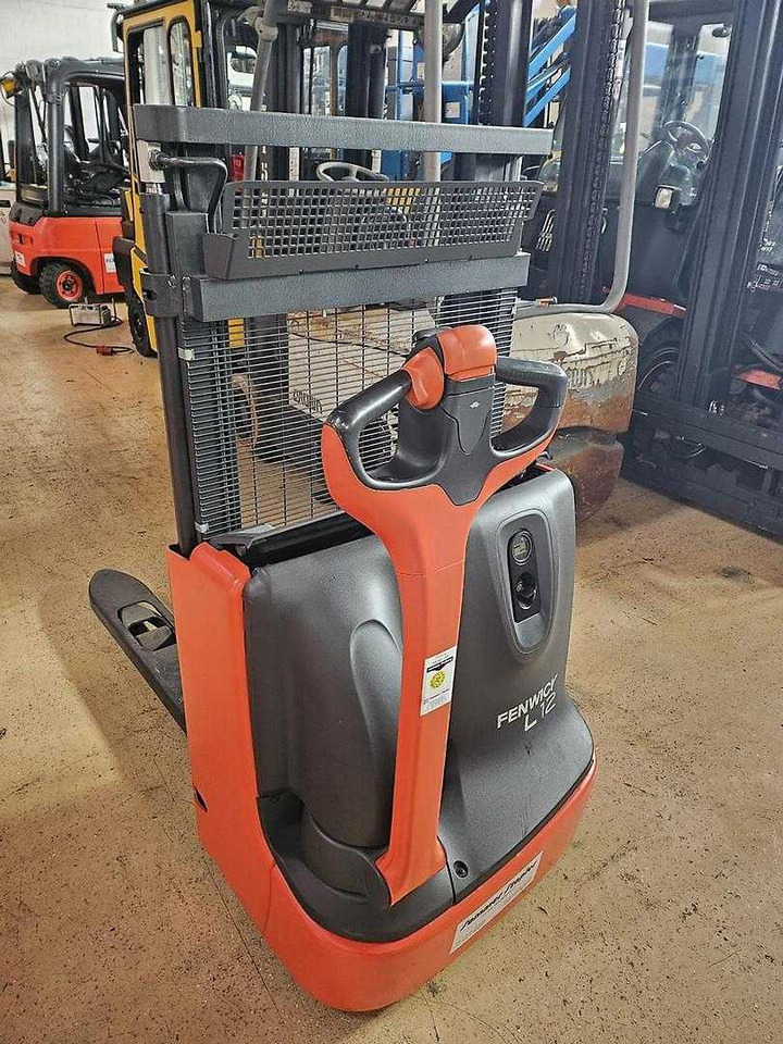 Linde L12 - Apilador: foto 5 Linde L12 - Apilador: foto 5