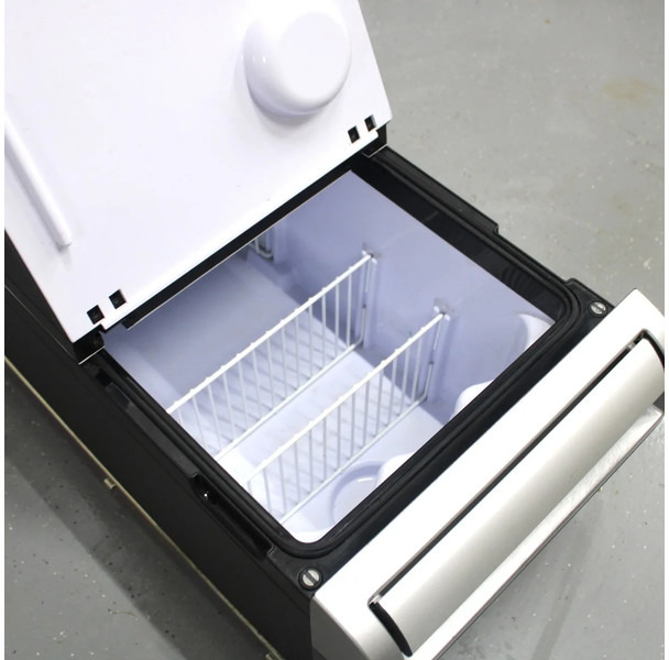 DAF XF106 Koelkast 2133309 Euro 6 - Sistema eléctrico para Camión: foto 3 DAF XF106 Koelkast 2133309 Euro 6 - Sistema eléctrico para Camión: foto 3