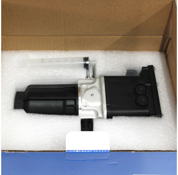 Mercedes-Benz Actros AdBlue Pomp A 000 140 79 78 Nieuw - Procesamiento de combustible para Camión: foto 4 Mercedes-Benz Actros AdBlue Pomp A 000 140 79 78 Nieuw - Procesamiento de combustible para Camión: foto 4