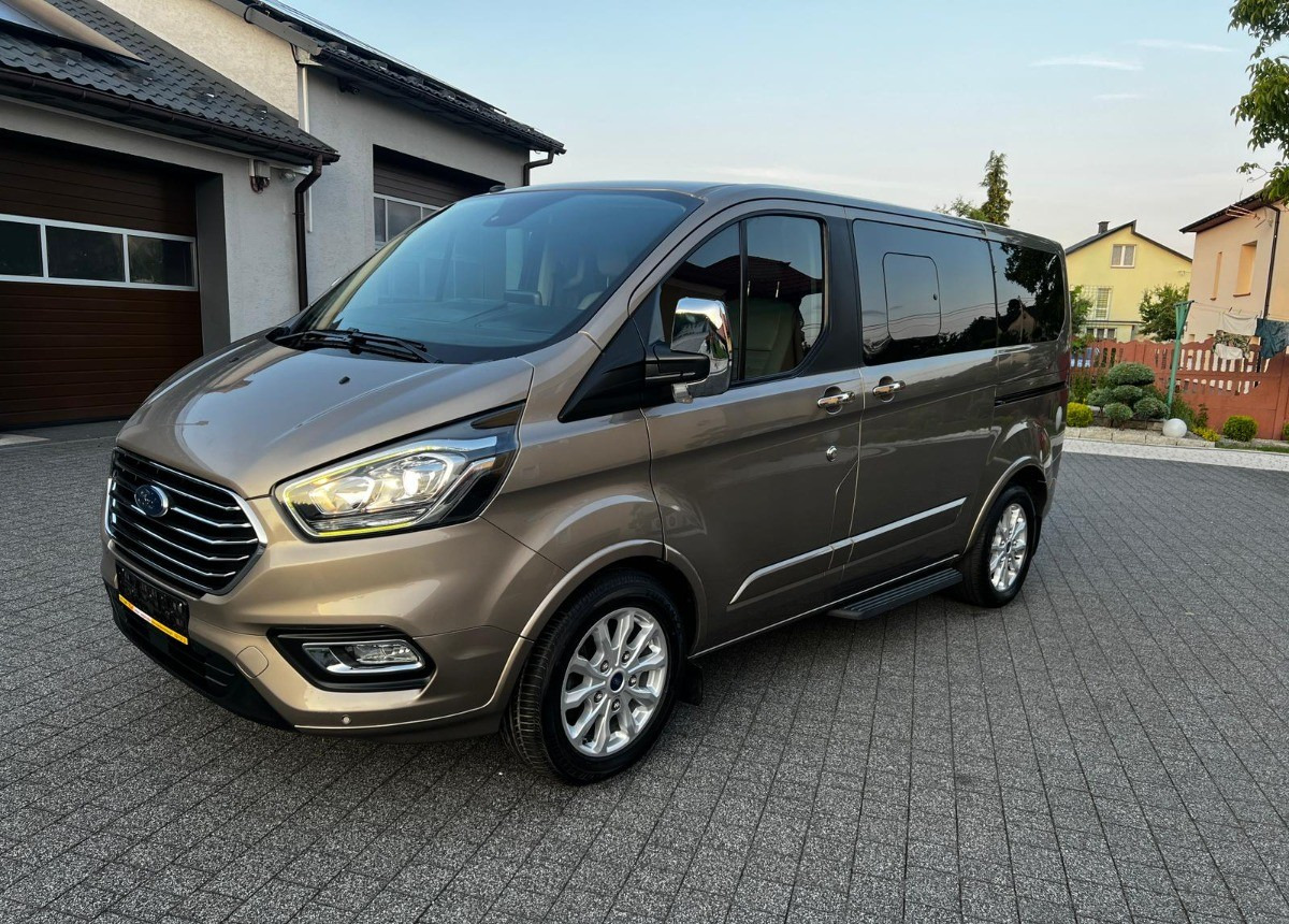 Ford Tourneo Custom Ford Turneo Tytanium X Sprowadzony Zarejstrowany - Minibús, Furgoneta de pasajeros: foto 5 Ford Tourneo Custom Ford Turneo Tytanium X Sprowadzony Zarejstrowany - Minibús, Furgoneta de pasajeros: foto 5