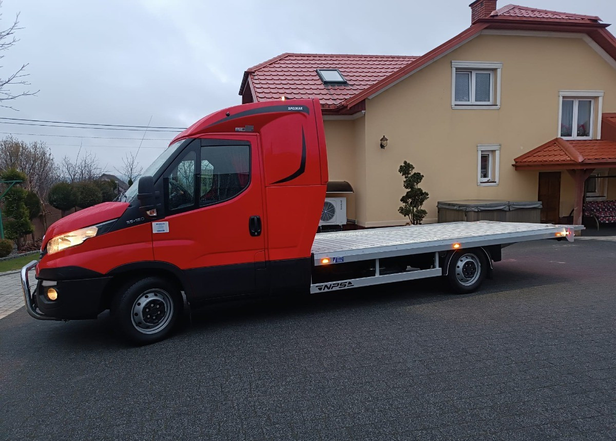 Iveco Daily 35-180 Autolaweta Sypialnia STAN WZOROWY VAT 23 - Grua de remolque autos: foto 4 Iveco Daily 35-180 Autolaweta Sypialnia STAN WZOROWY VAT 23 - Grua de remolque autos: foto 4