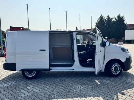 Fiat Scudo (L2) M BlueDHi 120 6-Gang inkl. NOVA - Furgón: foto 5 Fiat Scudo (L2) M BlueDHi 120 6-Gang inkl. NOVA - Furgón: foto 5