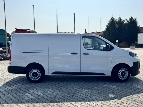 Fiat Scudo (L2) M BlueDHi 120 6-Gang inkl. NOVA - Furgón: foto 4 Fiat Scudo (L2) M BlueDHi 120 6-Gang inkl. NOVA - Furgón: foto 4
