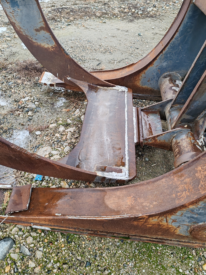 Pinza de manipulación Komatsu Graifer forestier: foto 6