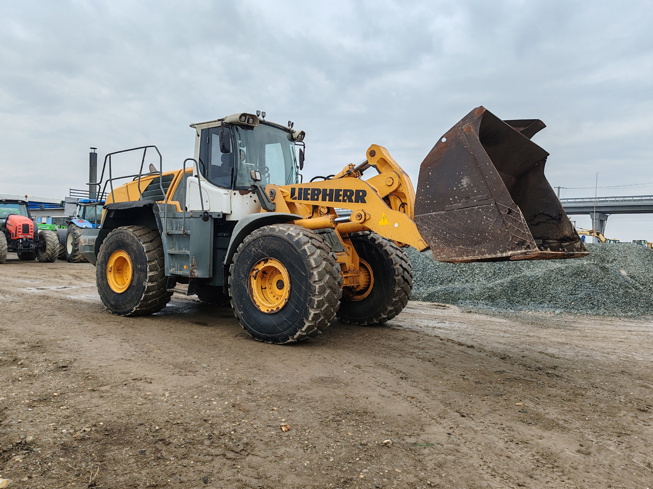 Liebherr L576 2plus2 - Cargadora de ruedas: foto 1 Liebherr L576 2plus2 - Cargadora de ruedas: foto 1