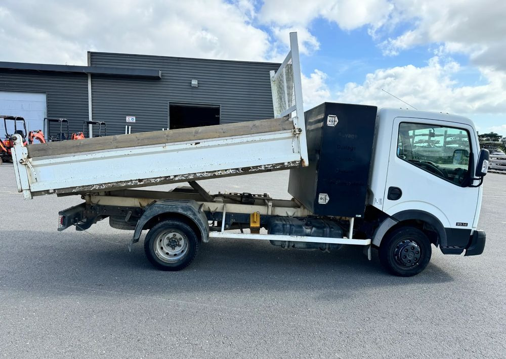 Nissan NT400 - Camión volquete: foto 5 Nissan NT400 - Camión volquete: foto 5