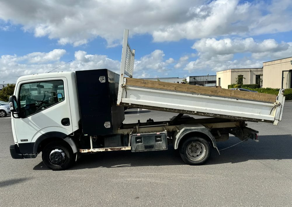 Nissan NT400 - Camión volquete: foto 2 Nissan NT400 - Camión volquete: foto 2