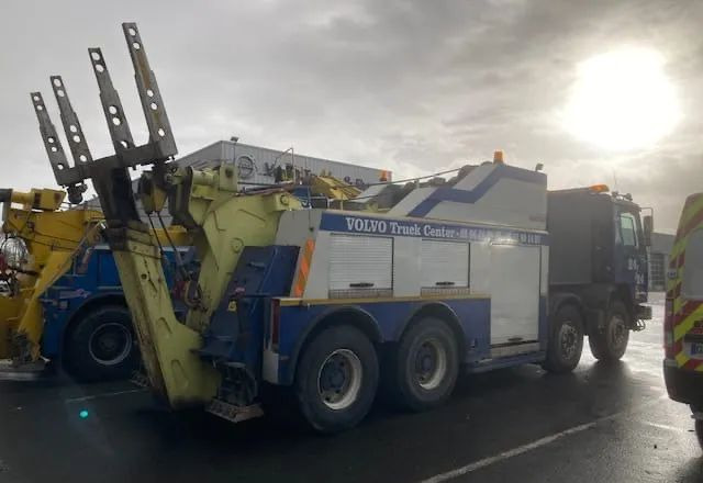 Volvo FL10 - Grua de remolque autos: foto 5 Volvo FL10 - Grua de remolque autos: foto 5