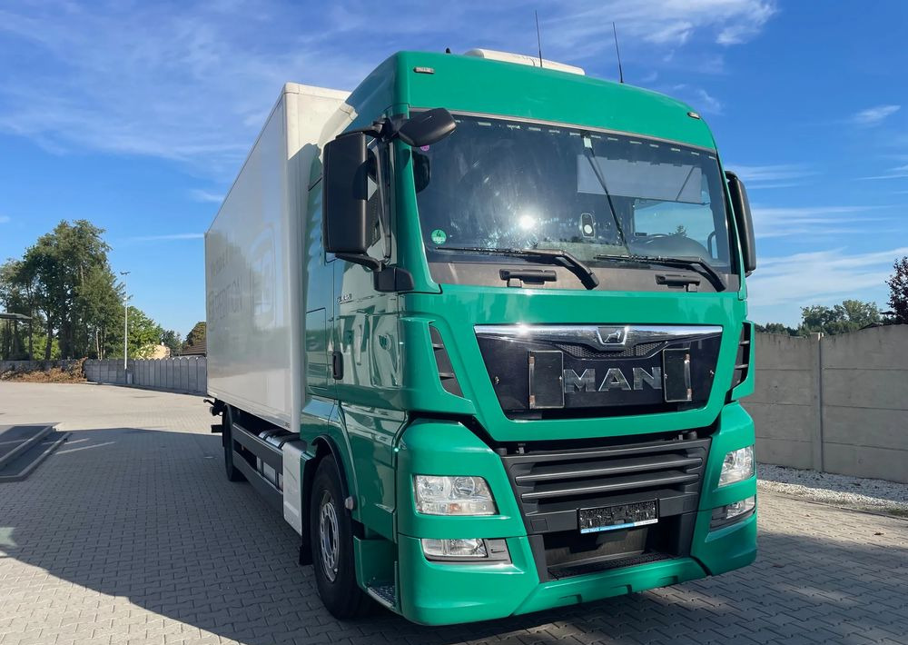 MAN TGX 18.420/ KONTENER 7,2m - Camión caja cerrada: foto 4 MAN TGX 18.420/ KONTENER 7,2m - Camión caja cerrada: foto 4