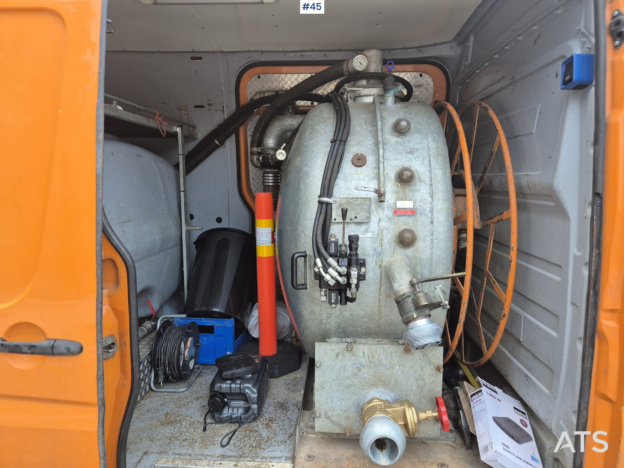 2011 Mercedes-Benz - Furgón, Vehículo municipal: foto 5 2011 Mercedes-Benz - Furgón, Vehículo municipal: foto 5