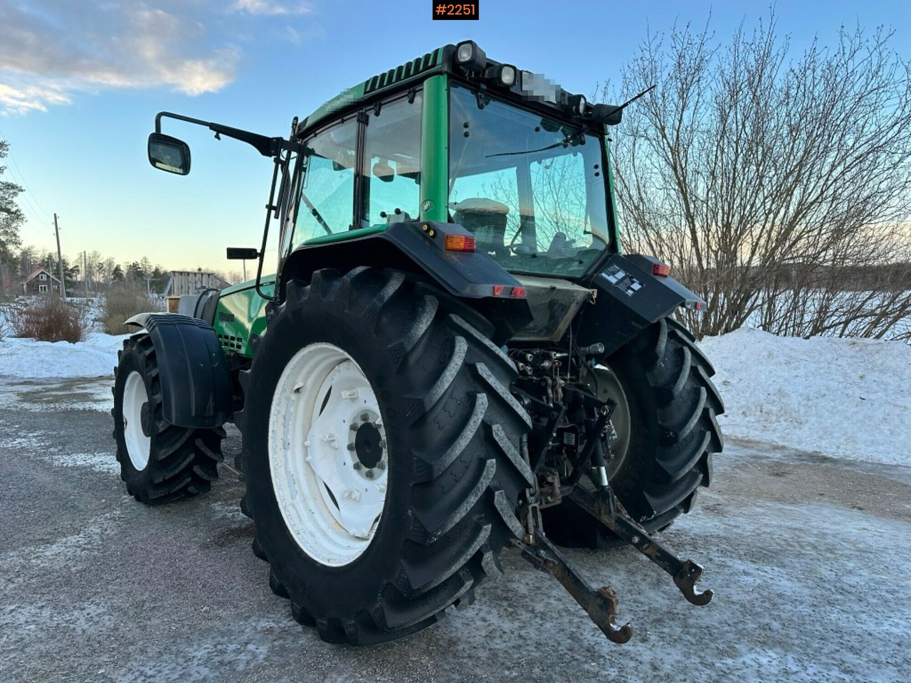 Valtra X110 waiststeering tractor with twintrac - Tractor: foto 4 Valtra X110 waiststeering tractor with twintrac - Tractor: foto 4