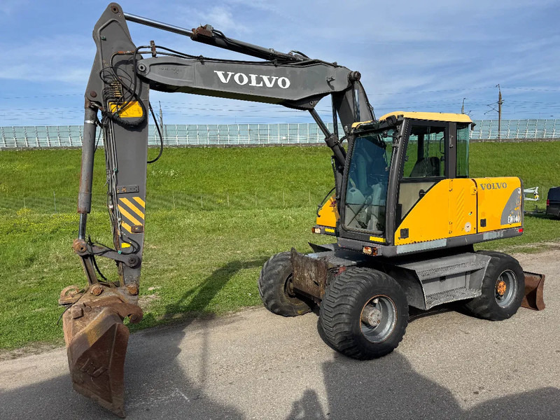 Volvo EW140 - Excavadora de ruedas: foto 1 Volvo EW140 - Excavadora de ruedas: foto 1