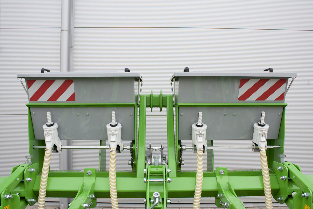 BOMET FERTILISEUR LIQUIDE POUR BINEUSE P 470 W - 4 RANGS NEMBUS - Maquinaria para fertilización: foto 1 BOMET FERTILISEUR LIQUIDE POUR BINEUSE P 470 W - 4 RANGS NEMBUS - Maquinaria para fertilización: foto 1