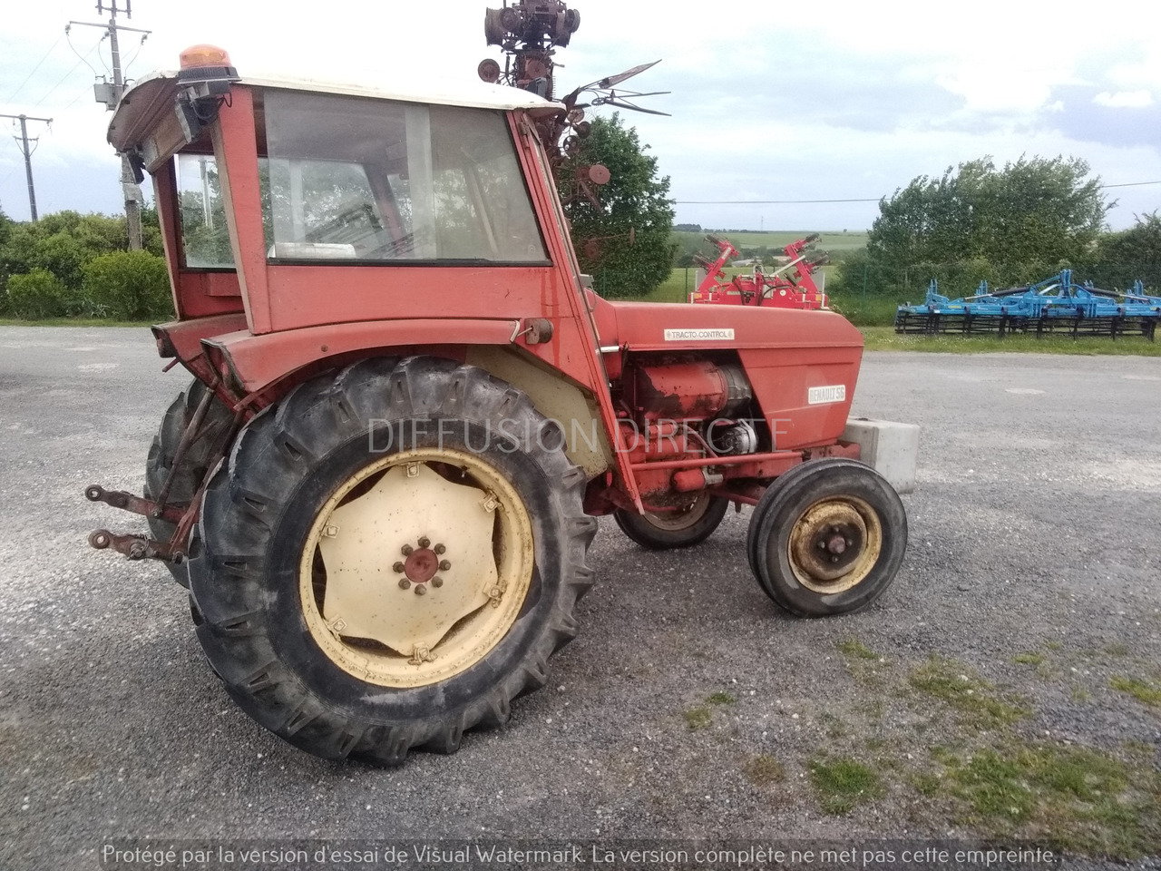 RENAULT TRACTEUR AGRICOLE 56 - Tractor: foto 3 RENAULT TRACTEUR AGRICOLE 56 - Tractor: foto 3