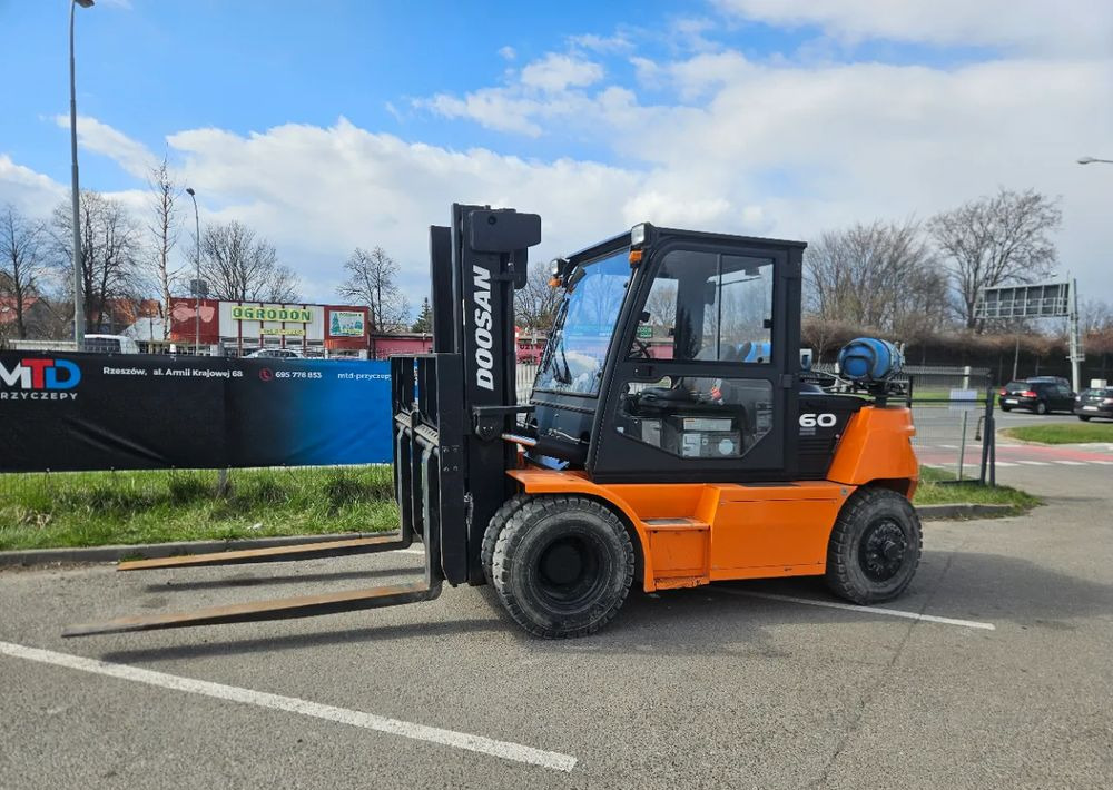 Doosan G60S-7 - Carretilla elevadora de gas: foto 1 Doosan G60S-7 - Carretilla elevadora de gas: foto 1