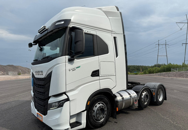 IvecoS-Way 460 LNG 6x2 - Cabeza tractora: foto 1 IvecoS-Way 460 LNG 6x2 - Cabeza tractora: foto 1