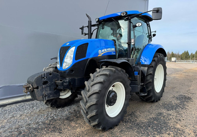 New Holland T7.200 - Tractor: foto 1 New Holland T7.200 - Tractor: foto 1