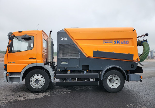 Schmidt SK650 Atego 85kmh/h - Barredora vial: foto 2 Schmidt SK650 Atego 85kmh/h - Barredora vial: foto 2
