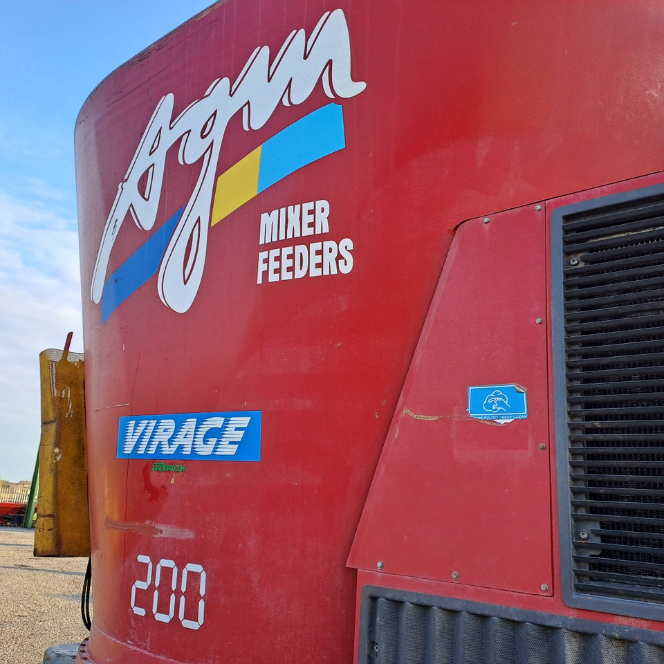 CARRO MISCELATORE SEMOVENTE AGM MIRAGE 200 - Desensiladora: foto 4 CARRO MISCELATORE SEMOVENTE AGM MIRAGE 200 - Desensiladora: foto 4